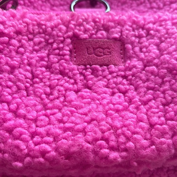 UGG pink fuzzy backpack - Picture 4 of 11